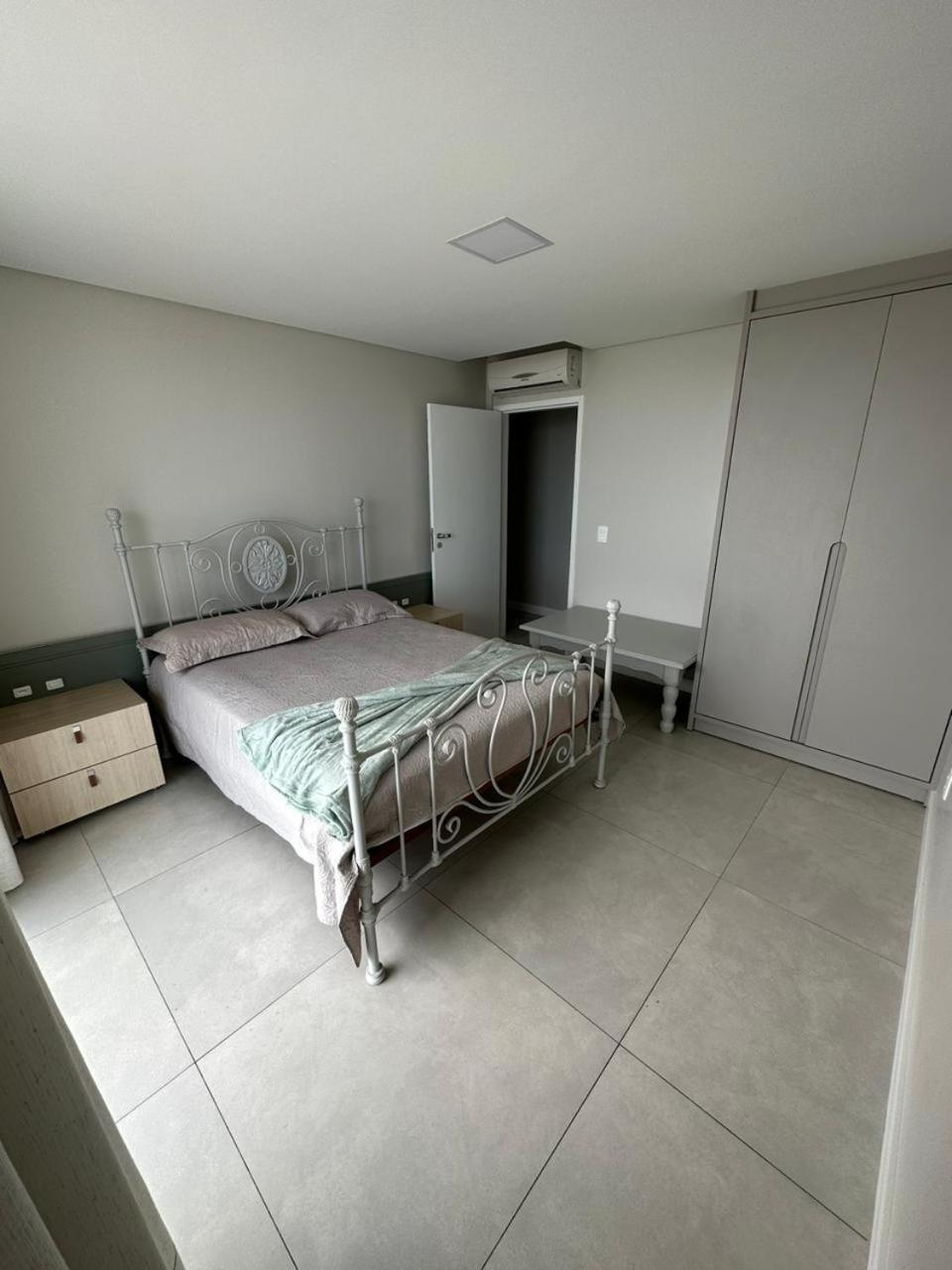 Apartamento Frente Mar Na Baia De Porto Belo Dış mekan fotoğraf