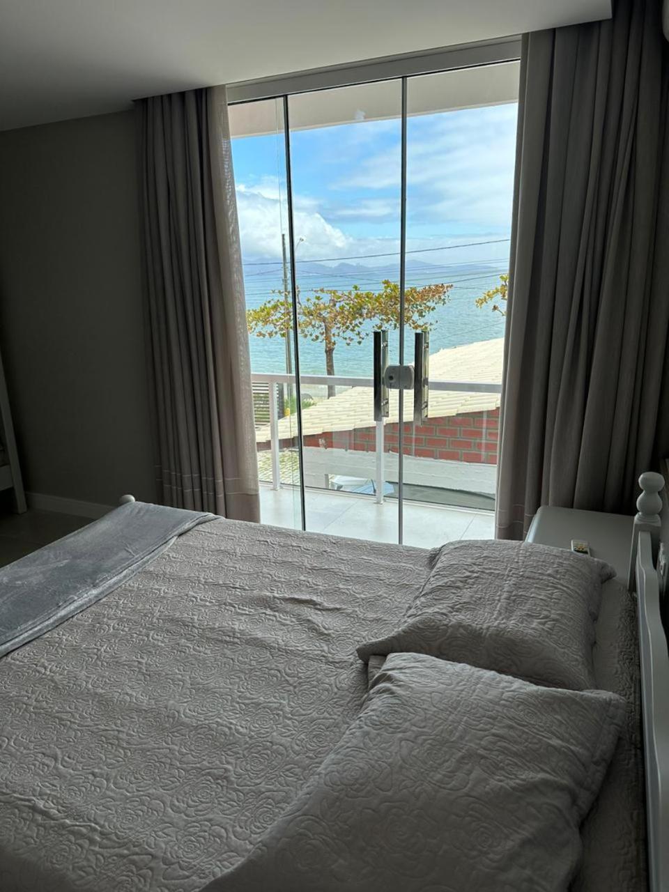 Apartamento Frente Mar Na Baia De Porto Belo Dış mekan fotoğraf
